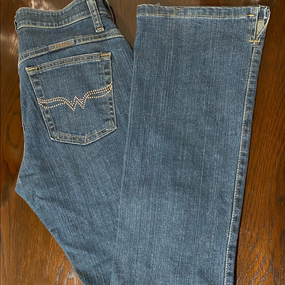 Wrangler JET Women’s Jeans With No Gap Waistband